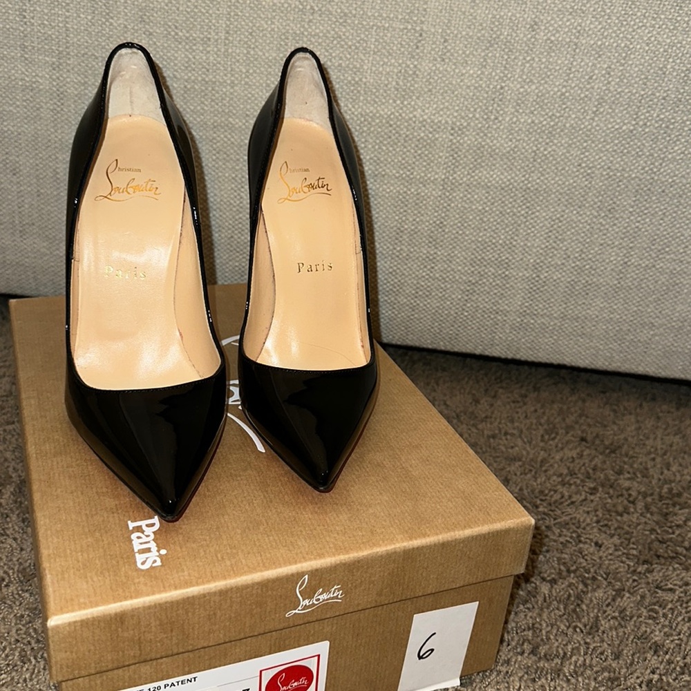 Christian Louboutin “So Kate”